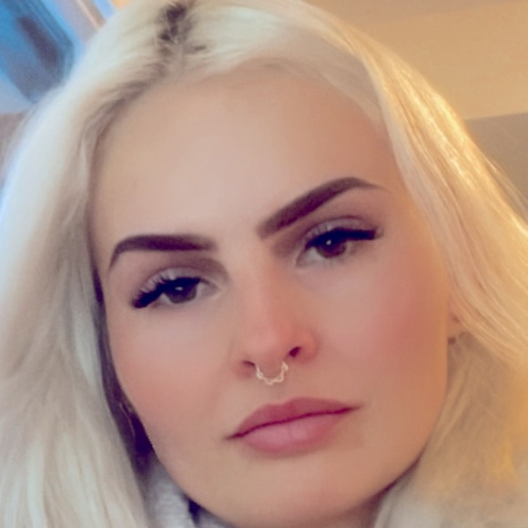 Meet your Posher, Mira - Picture 1 of 1